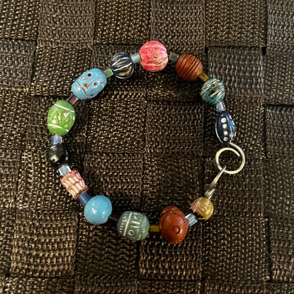 Colorful beaded bracelet from Guatemala - Picture 2 of 3